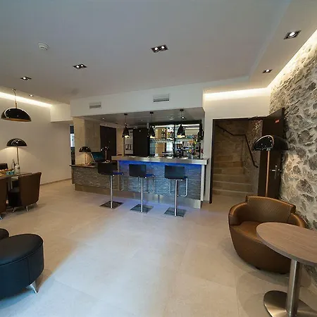Central Hotel Ξενοδοχείο 3*
