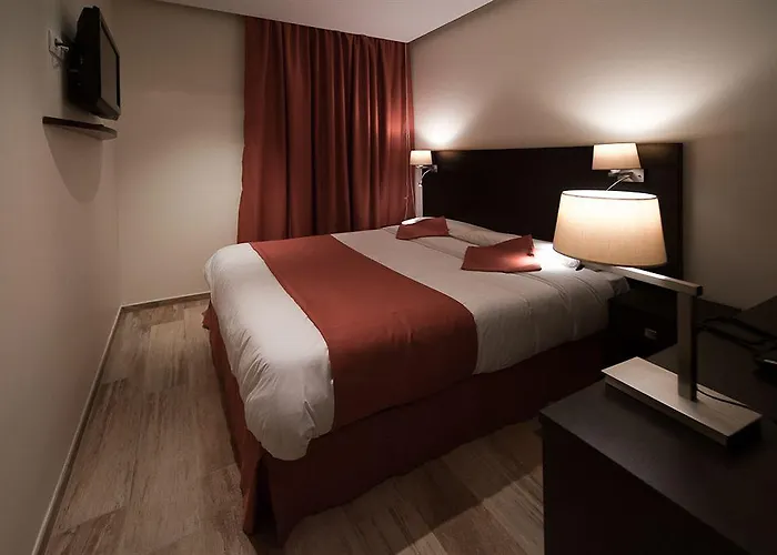 فندق Central Hotel 3*
