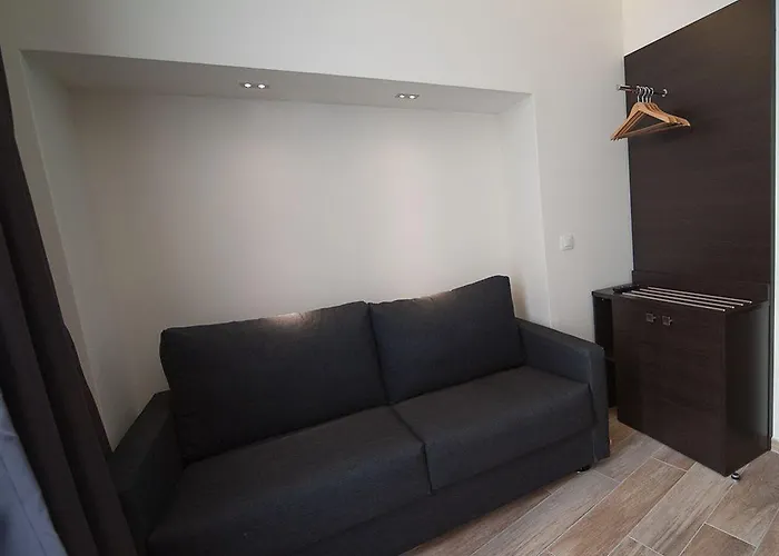 Central Hotel فندق باريس