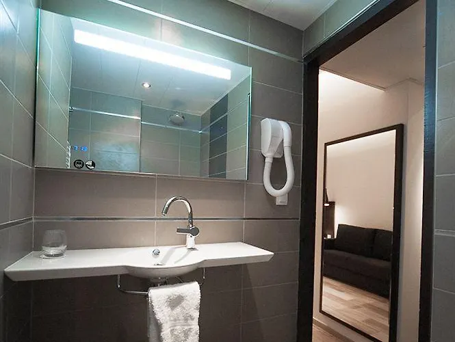 Central Hotel 3*